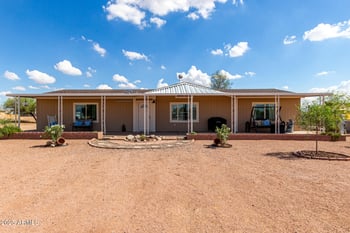 5075 Santa Clara Dr, San Tan Valley, AZ 85140