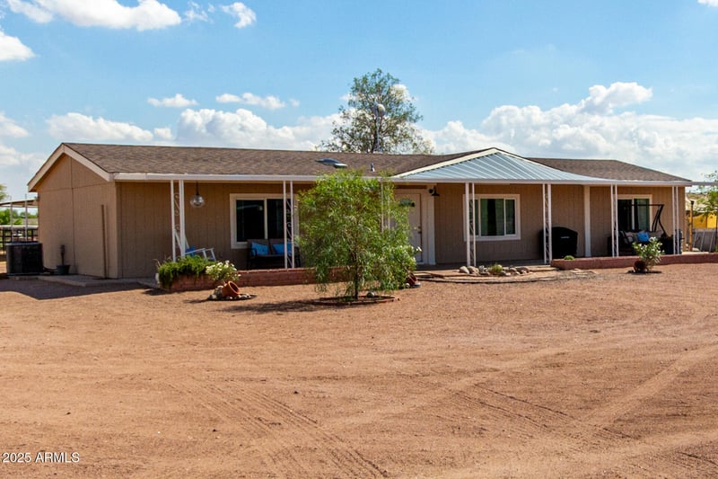5075 Santa Clara Dr, San Tan Valley, AZ 85140