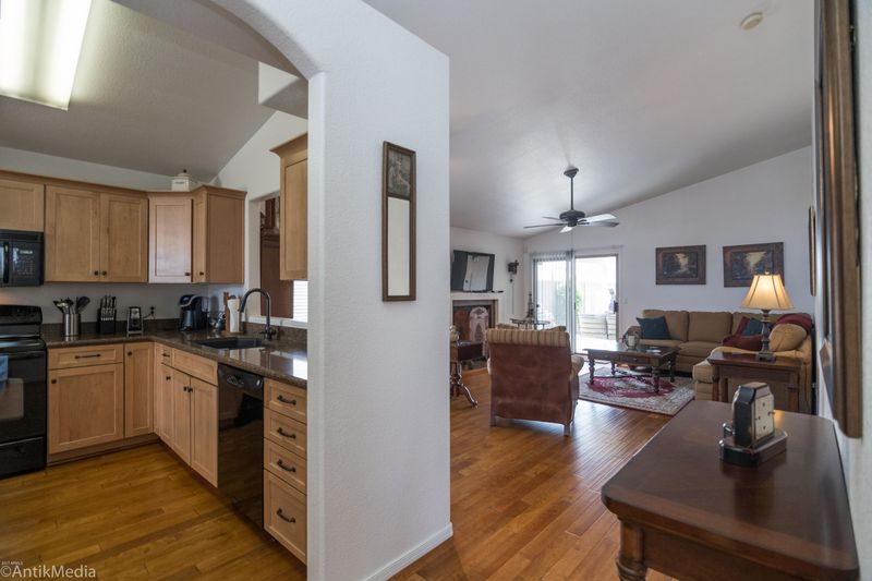 509 W St John Rd, Phoenix, AZ 85023