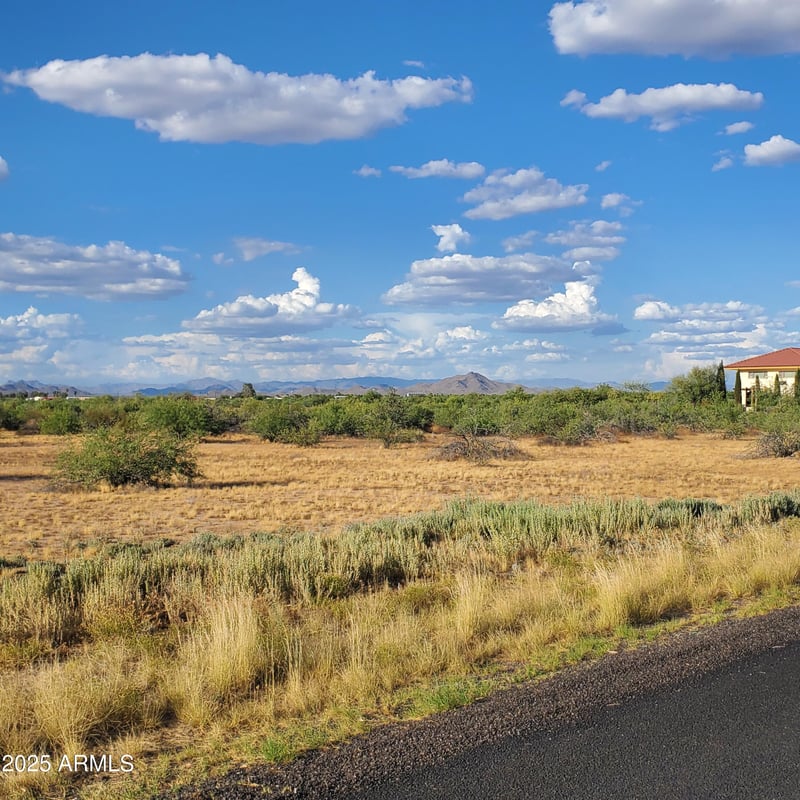 50979 W Iver Rd #-, Aguila, AZ 85320