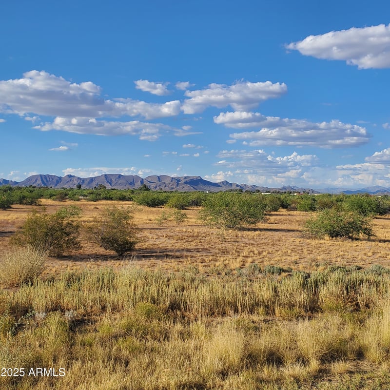 50979 W Iver Rd #-, Aguila, AZ 85320