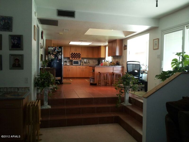 51 E Coral Gables Dr, Phoenix, AZ 85022