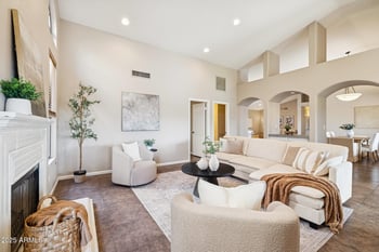 510 Lagoon Dr, Gilbert, AZ 85233