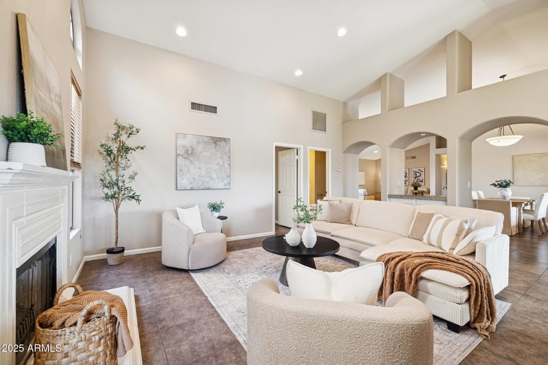 510 Lagoon Dr, Gilbert, AZ 85233