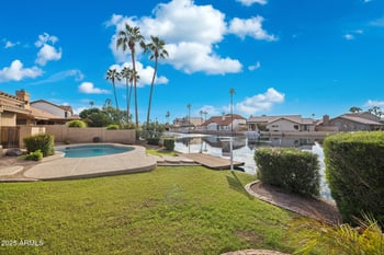 510 Lagoon Dr, Gilbert, AZ 85233