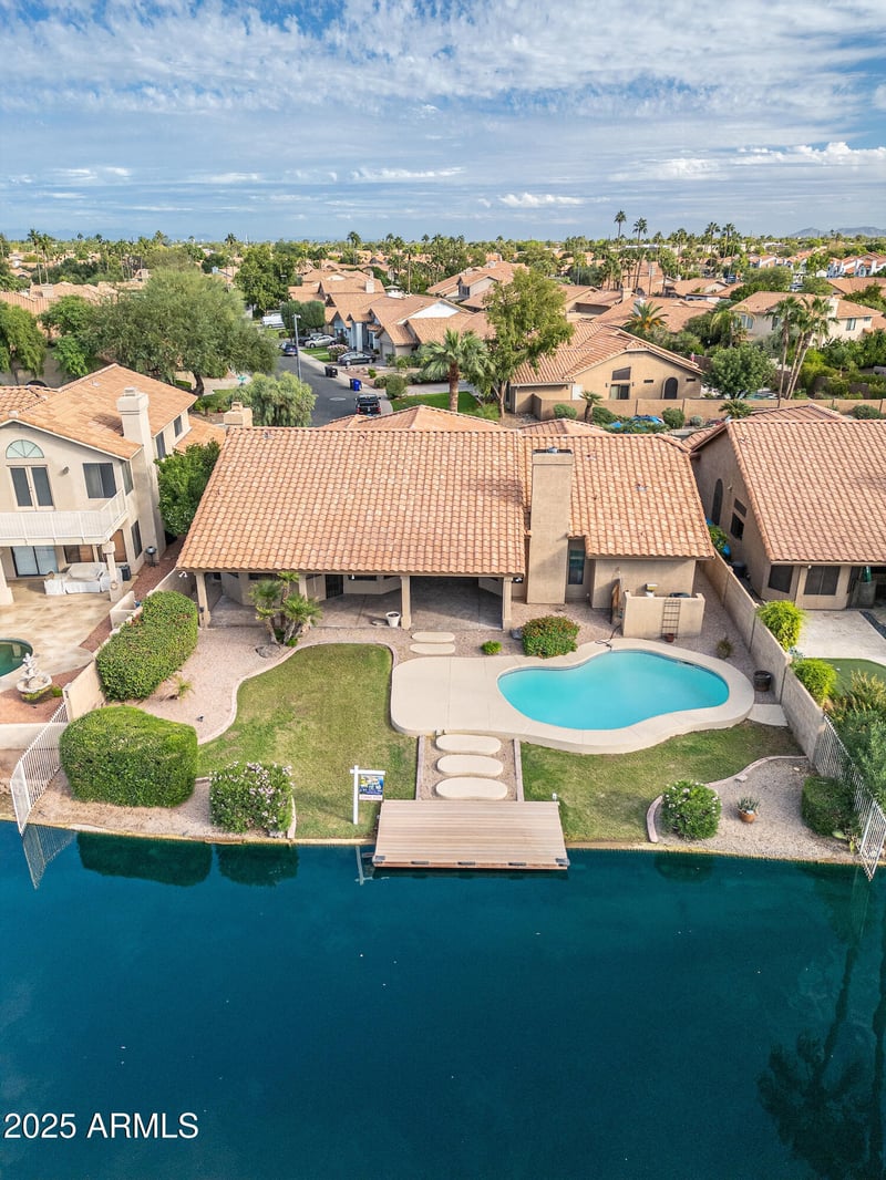 510 Lagoon Dr, Gilbert, AZ 85233