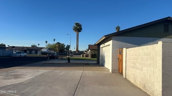 5101 69th Dr, Glendale, AZ 85303