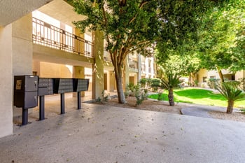 5104 32nd St #225, Phoenix, AZ 85018