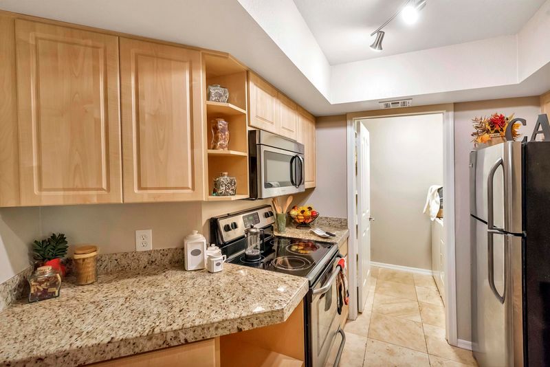 5104 N 32nd St #232, Phoenix, AZ 85018