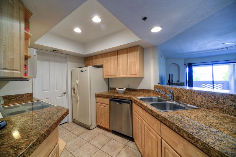 5104 N 32nd St #424, Phoenix, AZ 85018