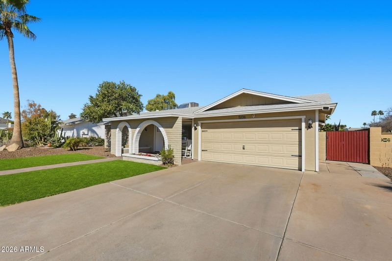 5106 E Toniko Dr, Phoenix, AZ 85044