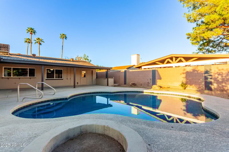 5107 Harmont Dr, Glendale, AZ 85302