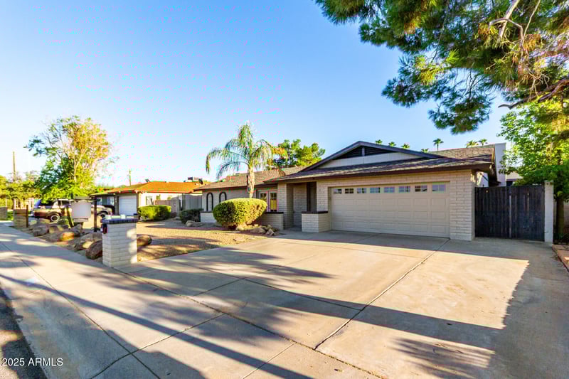 5107 Harmont Dr, Glendale, AZ 85302