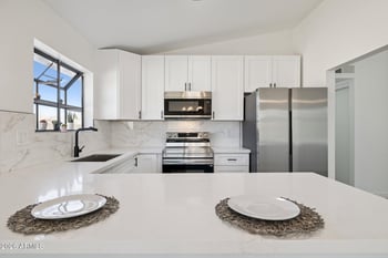 5108 Shomi St, Phoenix, AZ 85044