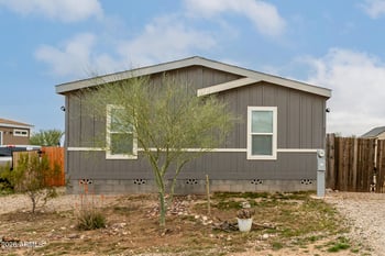 511 Claessens Dr, Morristown, AZ 85342