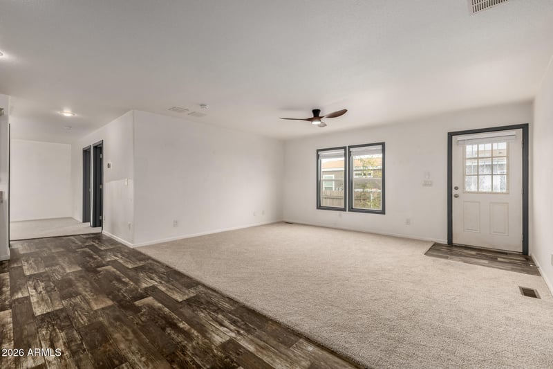 511 Claessens Dr, Morristown, AZ 85342