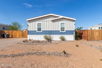 512 Claessens Dr, Morristown, AZ 85342