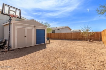 512 Claessens Dr, Morristown, AZ 85342
