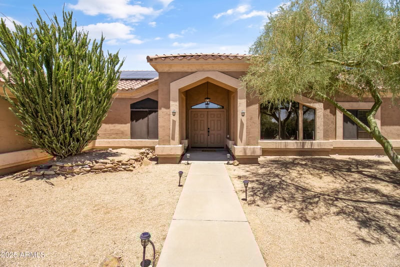 512 Jordon Ln, Phoenix, AZ 85086