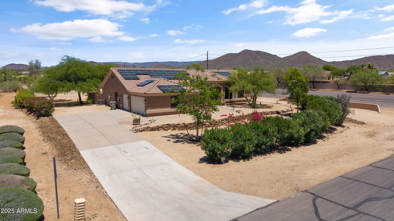 512 Jordon Ln, Phoenix, AZ 85086