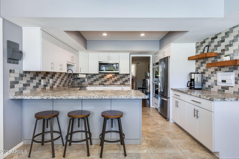 512 W Moon Valley Dr, Phoenix, AZ 85023