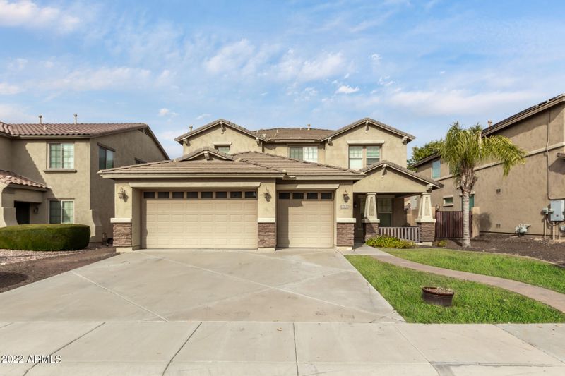 5120 W Saddlehorn Rd, Phoenix, AZ 85083