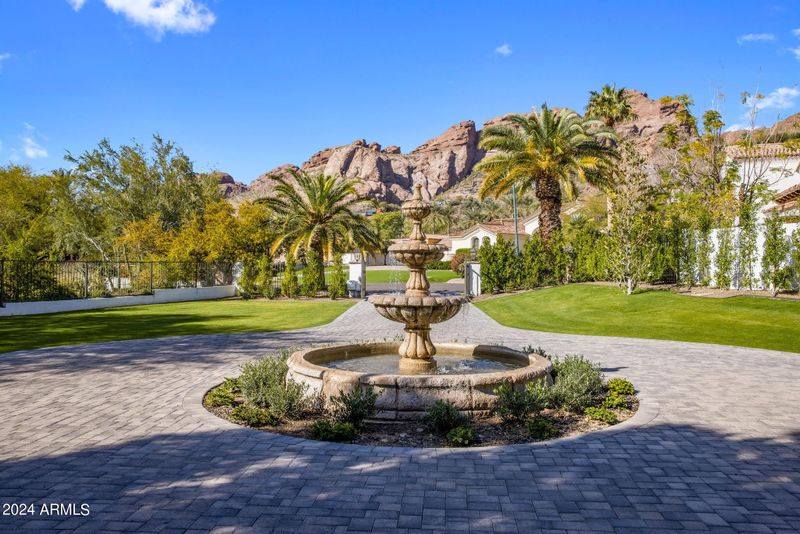 5121 E Rockridge Rd, Phoenix, AZ 85018
