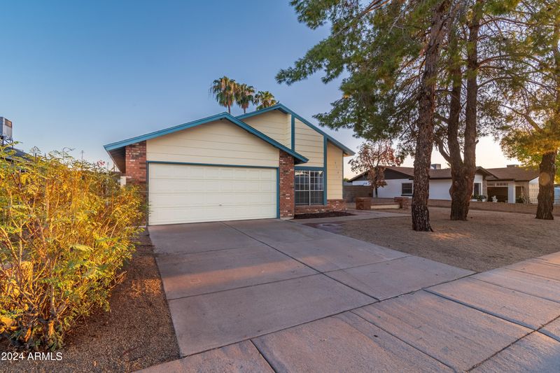 5121 W Aster Dr, Glendale, AZ 85304