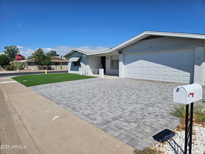 5122 Emerald Cir, Mesa, AZ 85206