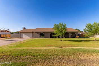 5122 Mcneil St, Laveen, AZ 85339