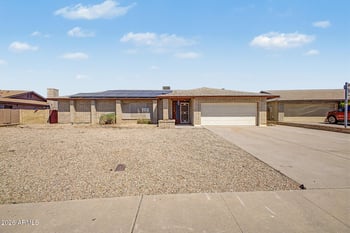 5122 Royal Palm Rd, Glendale, AZ 85302