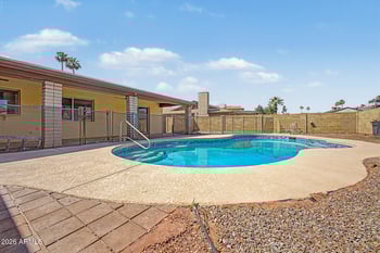 5122 Royal Palm Rd, Glendale, AZ 85302