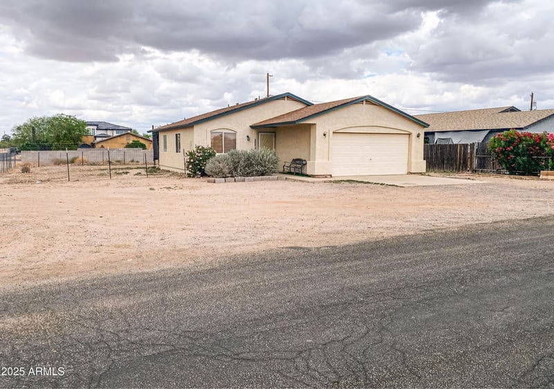 5122 Shadow Ln, San Tan Valley, AZ 85140