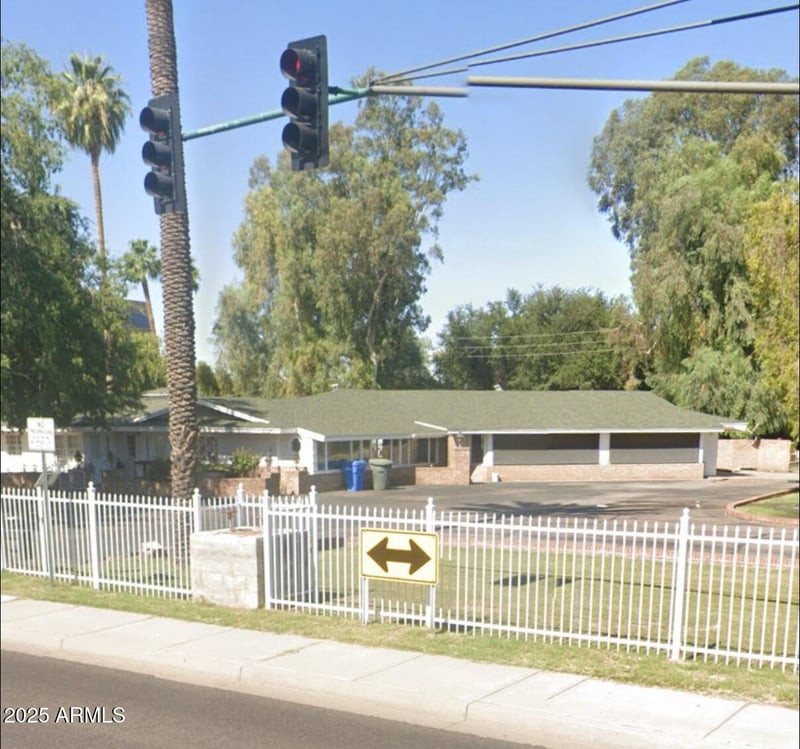 5126 24th St, Phoenix, AZ 85016