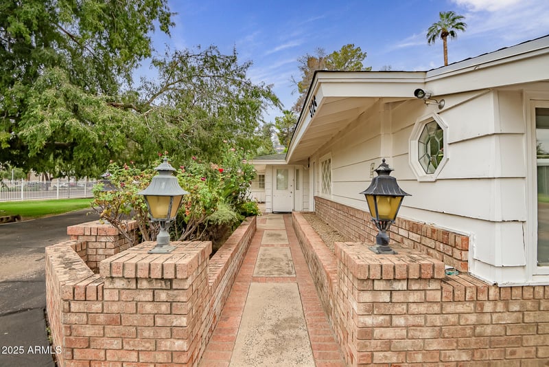 5126 24th St, Phoenix, AZ 85016