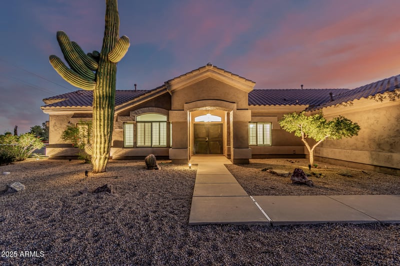 513 Jordon Ln, Phoenix, AZ 85086