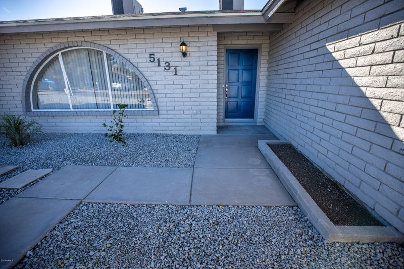 5131 W Harmont Dr, Glendale, AZ 85302