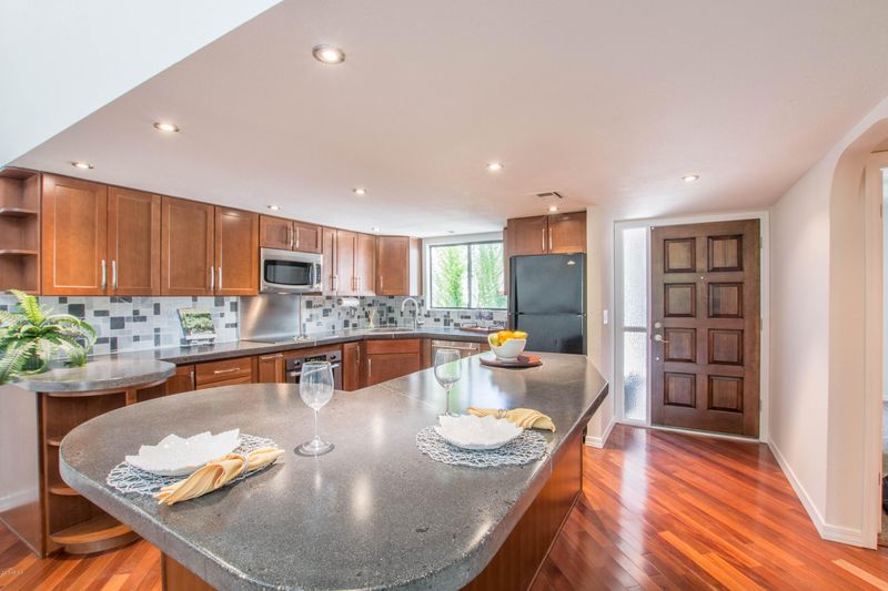 5135 N 76th Pl, Scottsdale, AZ 85250
