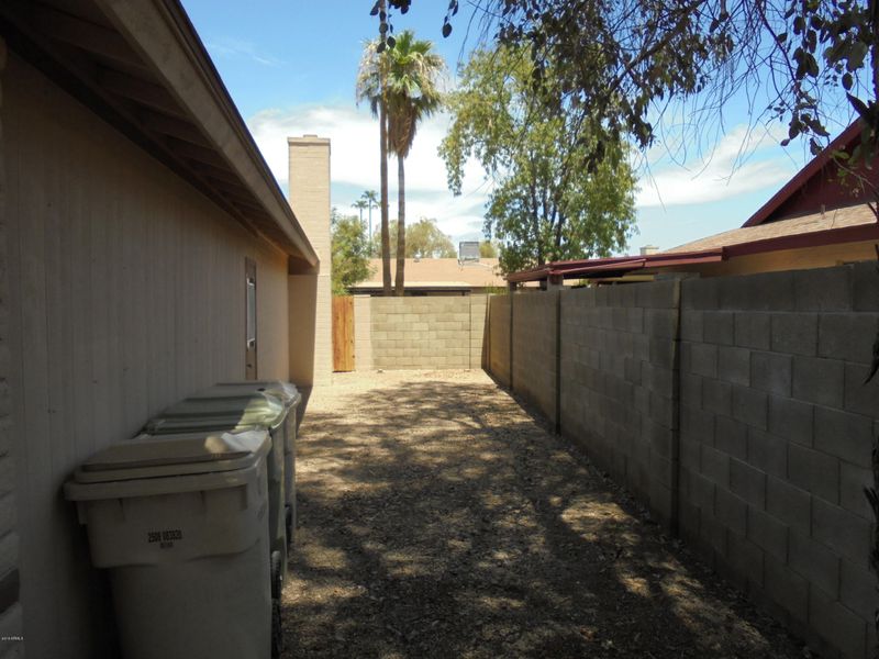 5136 W El Caminito Dr, Glendale, AZ 85302