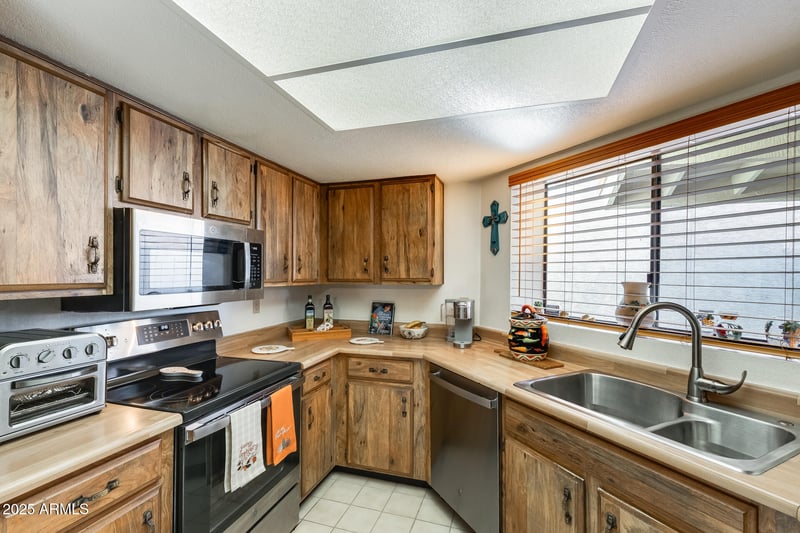 5137 Hatcher Rd, Glendale, AZ 85302