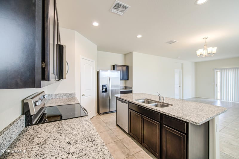 5137 Iridium Way, San Tan Valley, AZ 85143