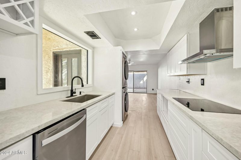 5138 E Holly St, Phoenix, AZ 85008