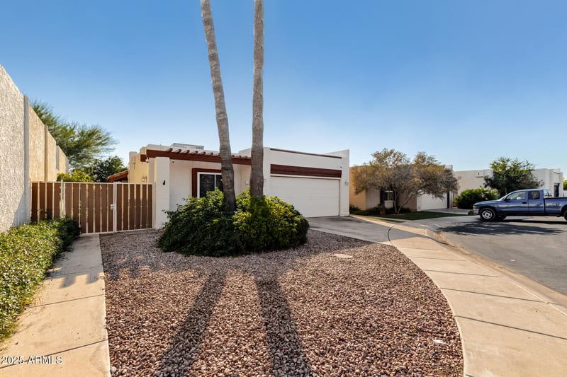 5139 Mission Ln, Glendale, AZ 85302