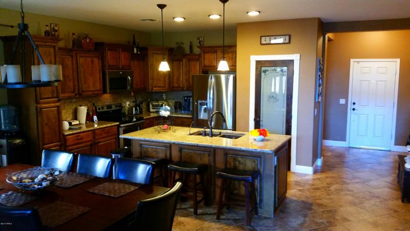 514 E Chelsea Dr, San Tan Valley, AZ 85140