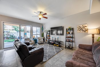 514 E Yvonne Ln, Tempe, AZ 85284