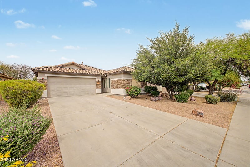 514 Holstein Trl, San Tan Valley, AZ 85143