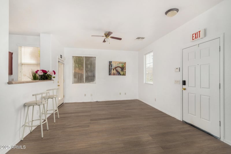 5141 Warner St, Phoenix, AZ 85043