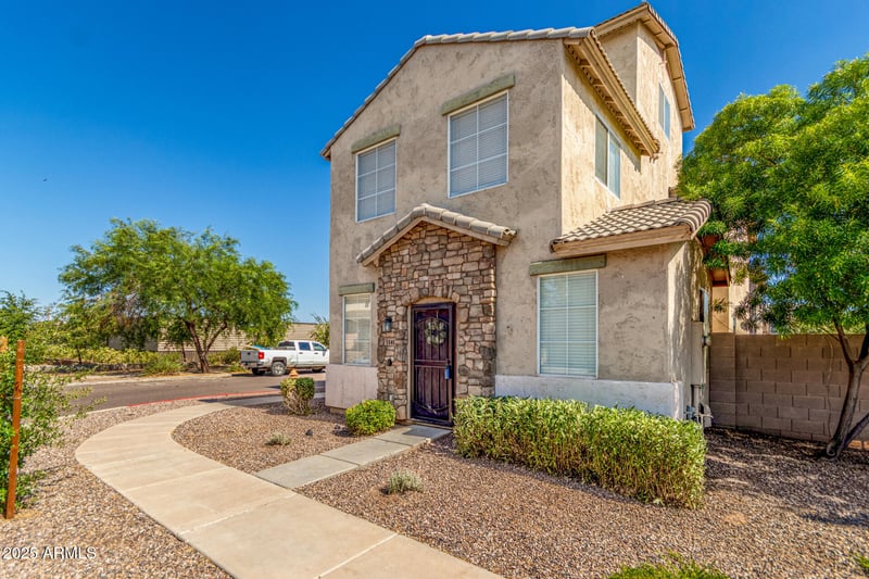 5141 Warner St, Phoenix, AZ 85043