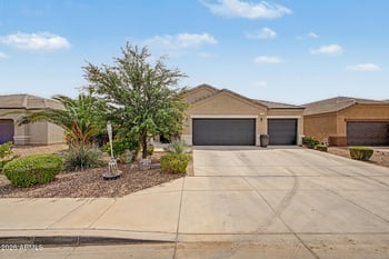 5143 Wallace Way, San Tan Valley, AZ 85143