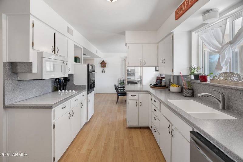515 56th St, Mesa, AZ 85205